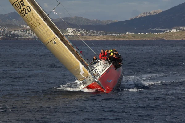 America’s Cup: prime uscite di Luna Rossa con l’AC40 a Cagliari – Farevela